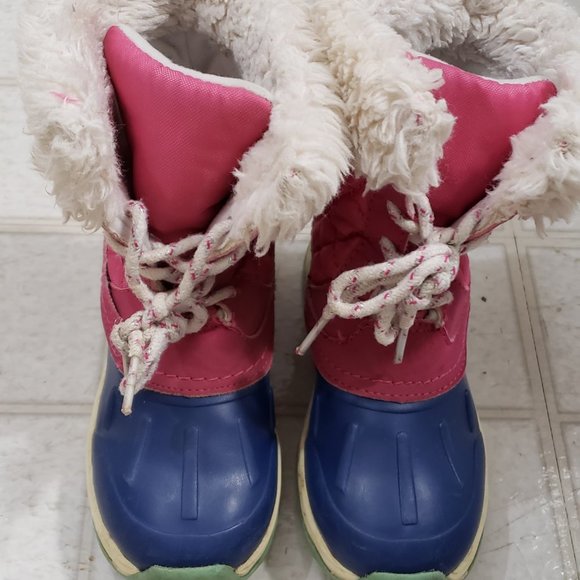 Girl's snow boots size 11 buy one get one free - Picture 1 of 7